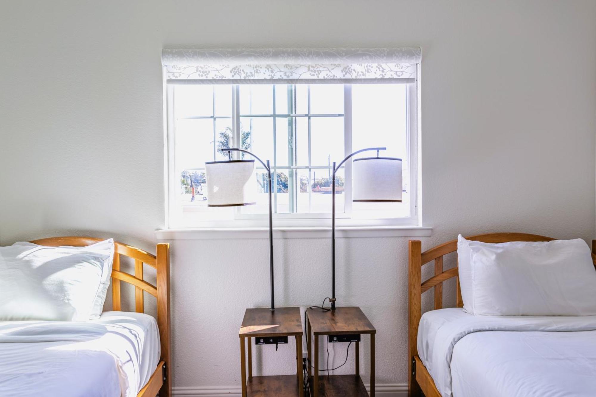 Coastal Breeze Inn มอร์โรเบย์ ภายนอก รูปภาพ