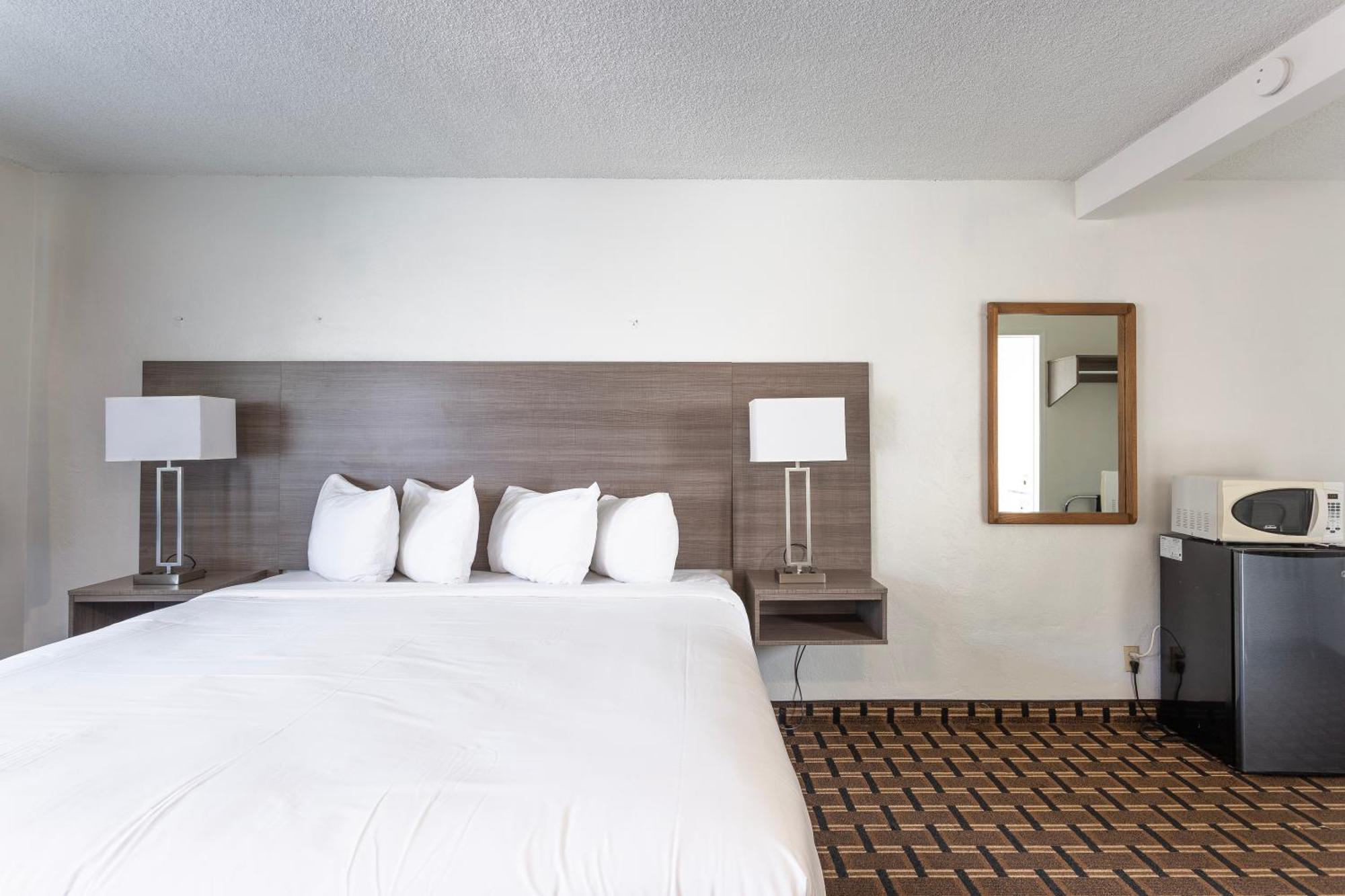 Coastal Breeze Inn มอร์โรเบย์ ภายนอก รูปภาพ