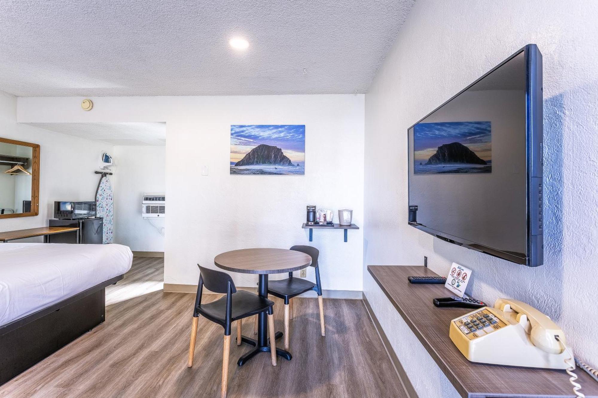 Coastal Breeze Inn มอร์โรเบย์ ภายนอก รูปภาพ