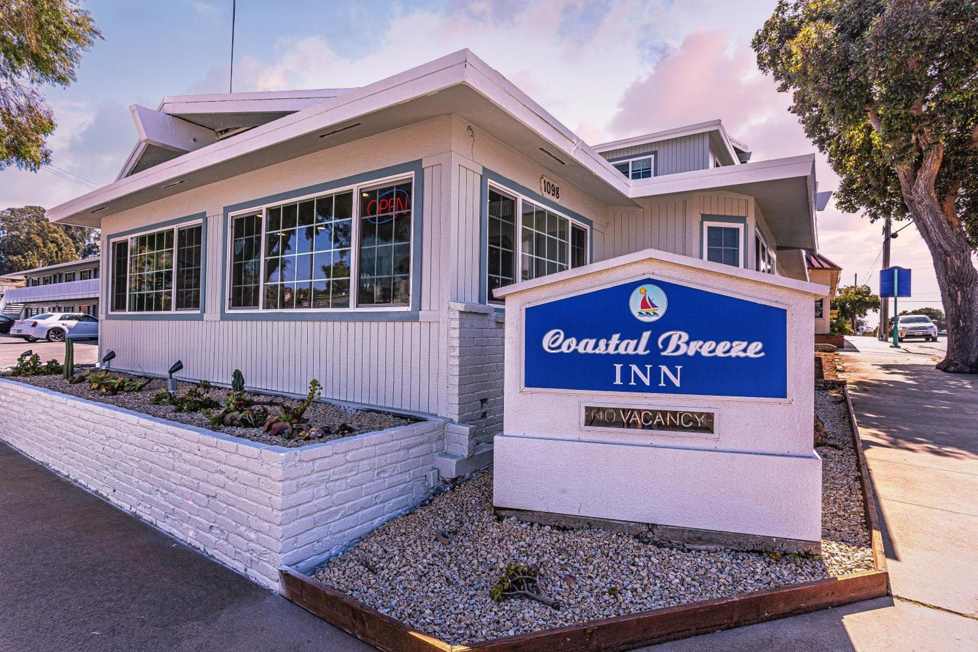 Coastal Breeze Inn มอร์โรเบย์ ภายนอก รูปภาพ